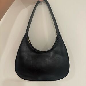 Vintage John Galt black leather shoulder bag.